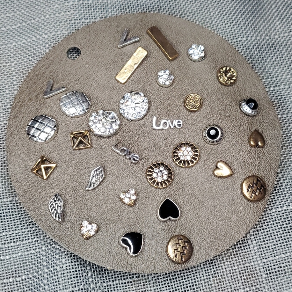 ✌🏽2/$5 ▪︎ALL for $30 ▪︎OBO ▪︎Stud Earrings ▪︎NWOT
